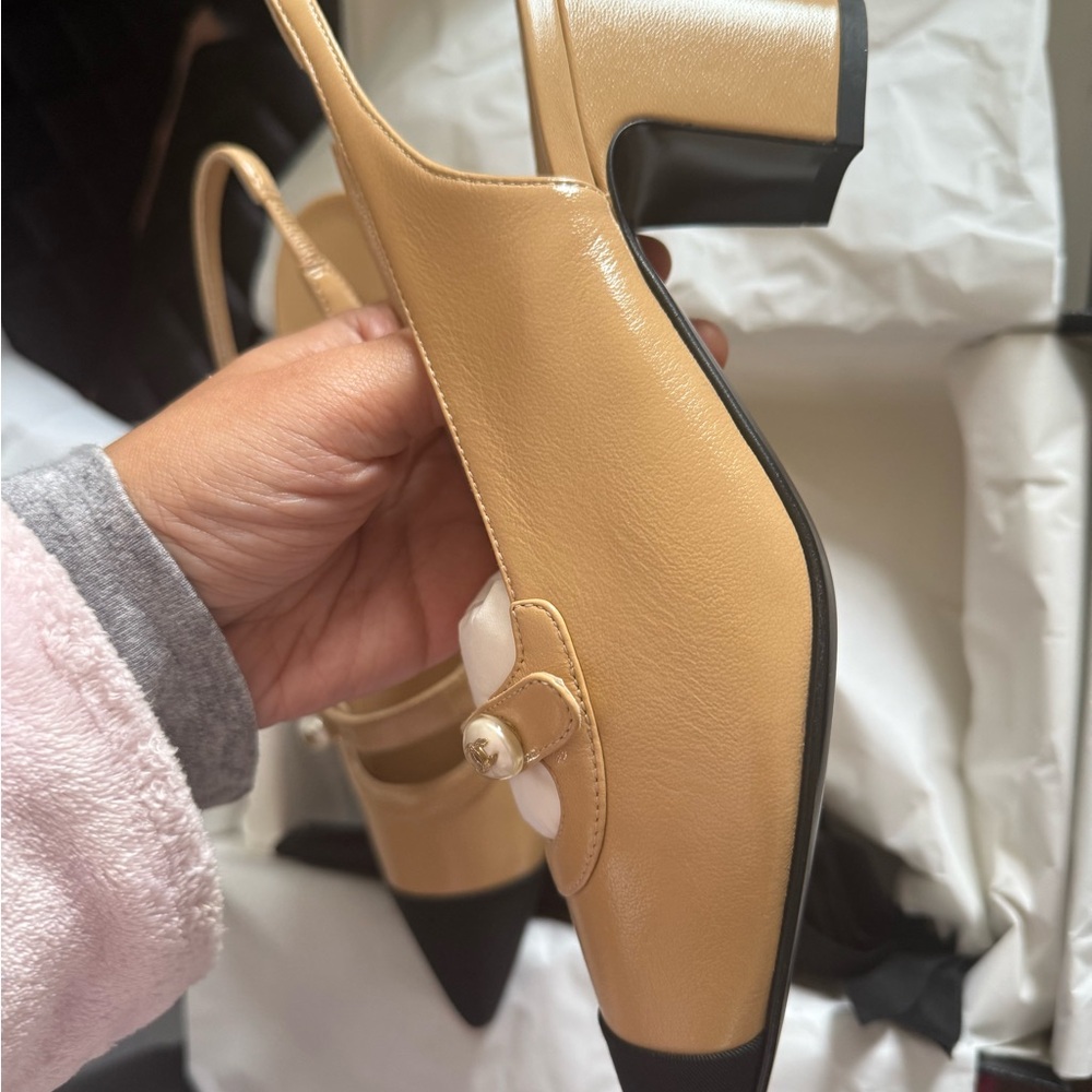 CHANEL Black and Cream Slingback Heels - Picture 9 of 13